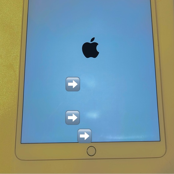 Apple iPad Air 3rd Gen 64GB WiFi + Unlocked Rose Gold - Picture 5 of 6